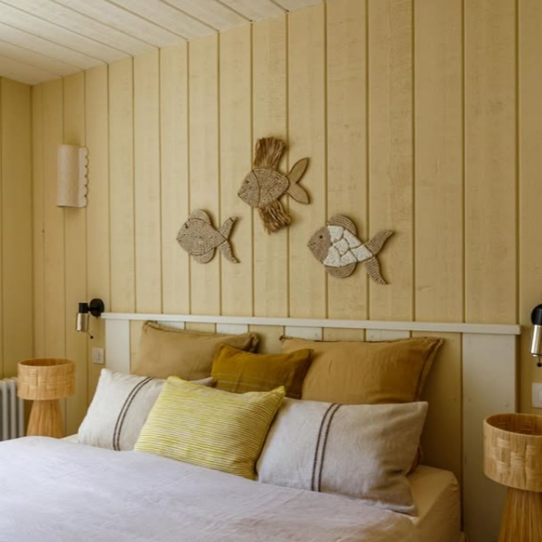 Chambre lambris jaune